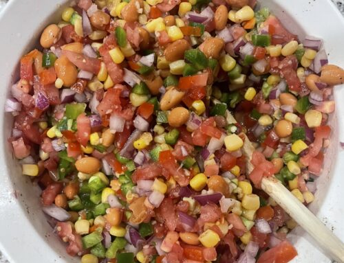 Fresca, sabrosa y perfecta para el verano: Receta de ensalada de elote  y frijoles negros